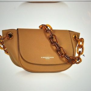 Simon Miller toffee color bend bag. Genuine leather, acrylic chain,magnet close